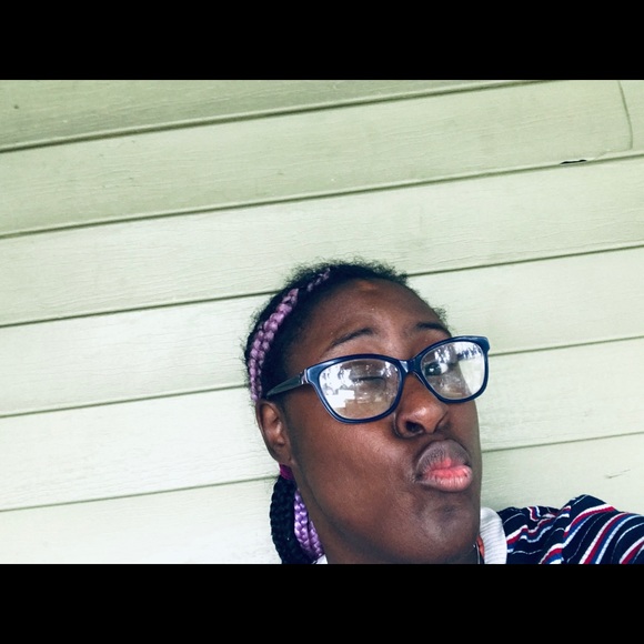 Meet your Posher, Myana - Picture 1 of 1